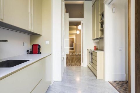 Apartamento de 3 dormitorios en alquiler en Barcelona, Cataluña, Spain № 7245 - foto 19