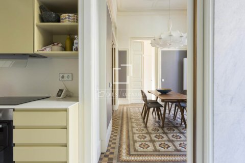 Apartamento de 3 dormitorios en alquiler en Barcelona, Cataluña, Spain № 7245 - foto 18
