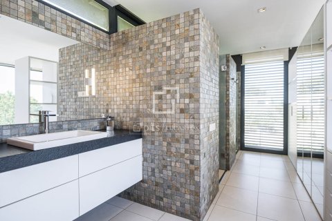 Villa de 3 dormitorios en alquiler en Castelldefels, Barcelona, Cataluña, Spain № 7248 - foto 17