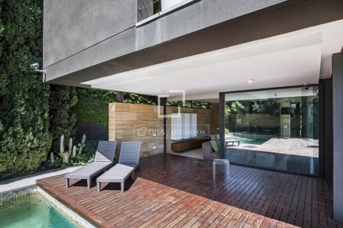 Villa de 3 dormitorios en alquiler en Castelldefels, Barcelona, Cataluña, Spain № 7248 - foto 28