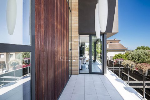 Villa de 3 dormitorios en alquiler en Castelldefels, Barcelona, Cataluña, Spain № 7248 - foto 24