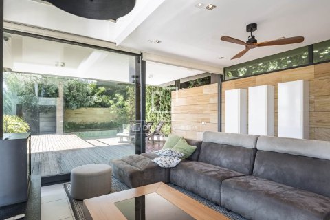 Villa de 3 dormitorios en alquiler en Castelldefels, Barcelona, Cataluña, Spain № 7248 - foto 21