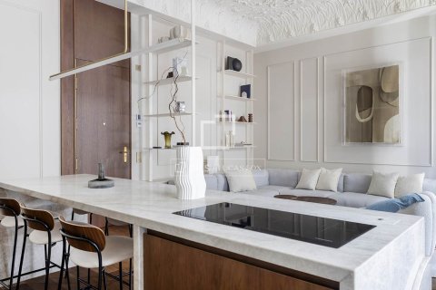 Apartamento de 2 dormitorios en alquiler en Barcelona, Cataluña, Spain № 7244 - foto 24