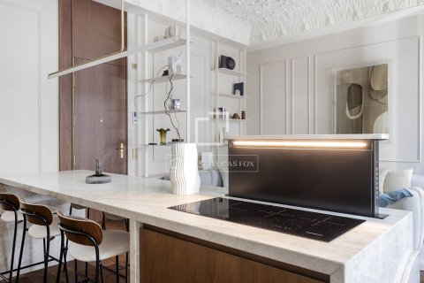 Apartamento de 2 dormitorios en alquiler en Barcelona, Cataluña, Spain № 7244 - foto 23