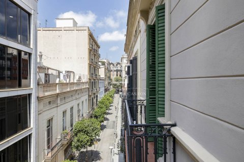 Apartamento de 2 dormitorios en alquiler en Barcelona, Cataluña, Spain № 7244 - foto 9