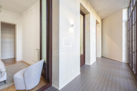 Apartamento de 3 dormitorios en alquiler en Barcelona, Cataluña, Spain № 7247 - foto 4