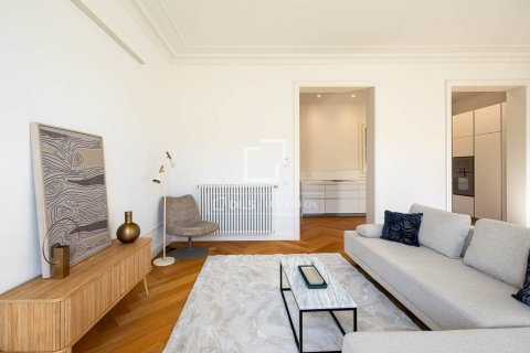 Apartamento de 3 dormitorios en alquiler en Barcelona, Cataluña, Spain № 7247 - foto 27