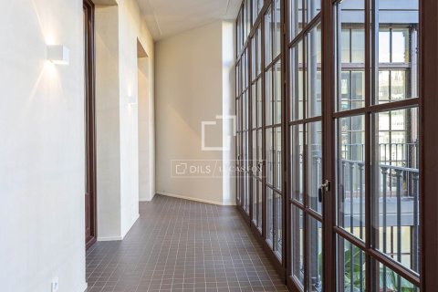 Apartamento de 3 dormitorios en alquiler en Barcelona, Cataluña, Spain № 7247 - foto 3