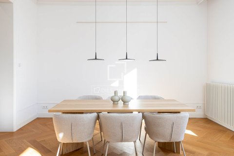 Apartamento de 3 dormitorios en alquiler en Barcelona, Cataluña, Spain № 7247 - foto 24