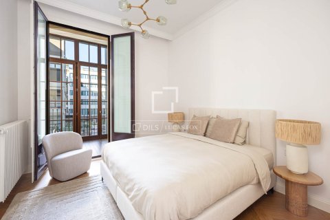 Apartamento de 3 dormitorios en alquiler en Barcelona, Cataluña, Spain № 7247 - foto 5