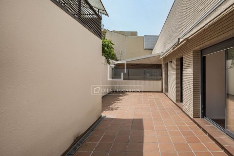 Apartamento de 3 dormitorios en venta en Sant Cugat del Vallès, Barcelona, Cataluña, Spain № 7249 - foto 3