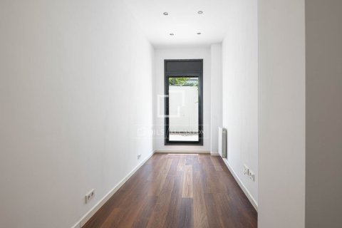Apartamento de 3 dormitorios en venta en Sant Cugat del Vallès, Barcelona, Cataluña, Spain № 7249 - foto 13