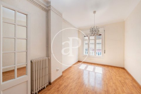 Квартира с 3 спальнями в Барселоне, Каталония, Испания № 2402