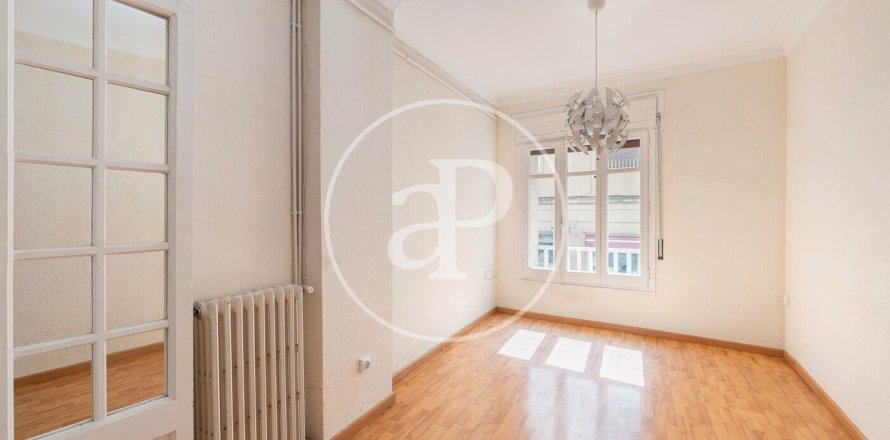 Квартира с 3 спальнями в Барселоне, Каталония, Испания № 2402