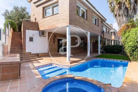 Таунхаус с 4 спальнями в Барселоне, Каталония, Испания № 2407