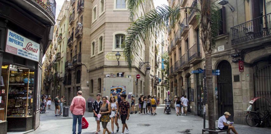 122 m² commercial property à vendre à Barcelona, Catalonia, Spain № 1613