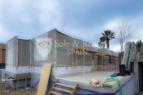 3 bedrooms house for sale in Lloret de Mar, Girona, Catalonia, Spain № 6667 - photo 13