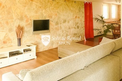 4 bedrooms house for sale in Lloret de Mar, Girona, Catalonia, Spain № 6668 - photo 12