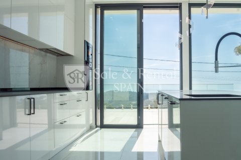 3 bedrooms house for sale in Lloret de Mar, Girona, Catalonia, Spain № 6666 - photo 13