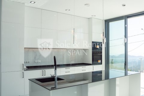 3 bedrooms house for sale in Lloret de Mar, Girona, Catalonia, Spain № 6666 - photo 11