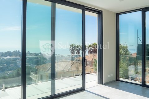 3 bedrooms house for sale in Lloret de Mar, Girona, Catalonia, Spain № 6666 - photo 25