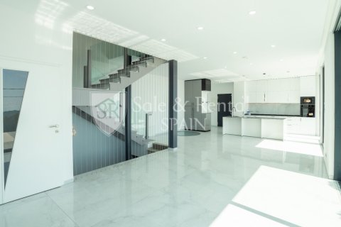 3 bedrooms house for sale in Lloret de Mar, Girona, Catalonia, Spain № 6666 - photo 4