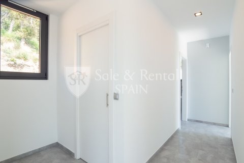 3 bedrooms house for sale in Lloret de Mar, Girona, Catalonia, Spain № 6666 - photo 20