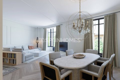 Купить квартиру в Барселона, Испания с 4 комнаты, 140м², № 1304 - фото 3