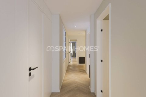 Купить квартиру в Барселона, Испания с 4 комнаты, 140м², № 1304 - фото 20