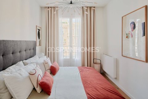 Купить квартиру в Барселона, Испания с 3 комнаты, 48м², № 1298 - фото 8