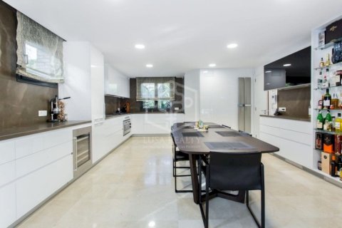 Купить виллу в Гава, Испания с 6 спален, 400м², № 1301 - фото 10