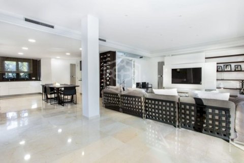 Купить виллу в Гава, Испания с 6 спален, 400м², № 1301 - фото 9