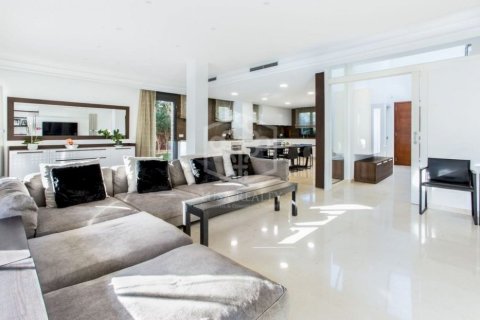 Купить виллу в Гава, Испания с 6 спален, 400м², № 1301 - фото 26