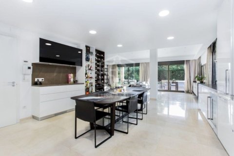 Купить виллу в Гава, Испания с 6 спален, 400м², № 1301 - фото 13