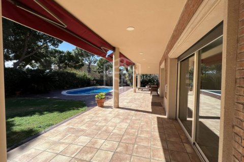 Купить виллу в Барселона, Испания с 4 спальни, 600м², № 1300 - фото 3