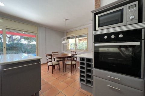 Купить виллу в Барселона, Испания с 4 спальни, 600м², № 1300 - фото 10