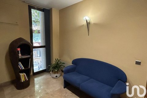 Купить квартиру в Жирона, Испания с 3 спальни, 110м², № 5009 - фото 3