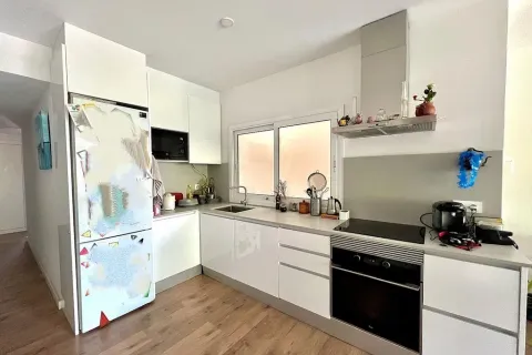 Купить квартиру в Барселона, Испания с 4 комнаты, 109м², № 1413 - фото 5