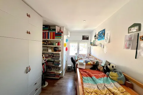 Купить квартиру в Барселона, Испания с 4 комнаты, 109м², № 1413 - фото 12