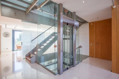 Купить дом в Сан-Андреу-де-Льяванерес, Испания с 8 комнат, № 1416 - фото 8