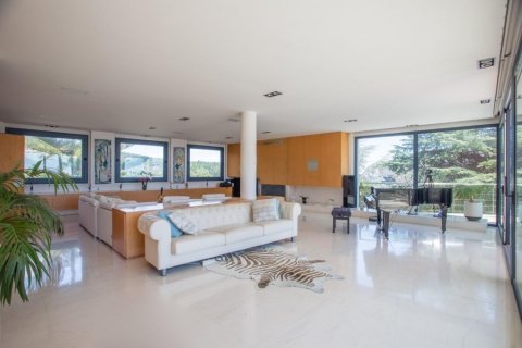 Купить дом в Сан-Андреу-де-Льяванерес, Испания с 8 комнат, № 1416 - фото 10