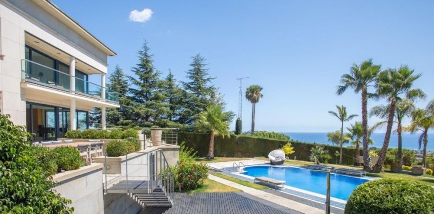 Дом с 7 спальнями в Сан-Андреу-де-Льяванересе, Барселона, Каталония, Испания № 1416