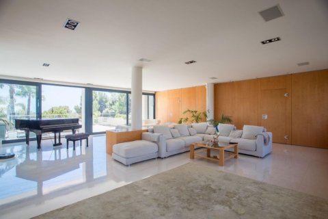 Купить дом в Сан-Андреу-де-Льяванерес, Испания с 8 комнат, № 1416 - фото 9