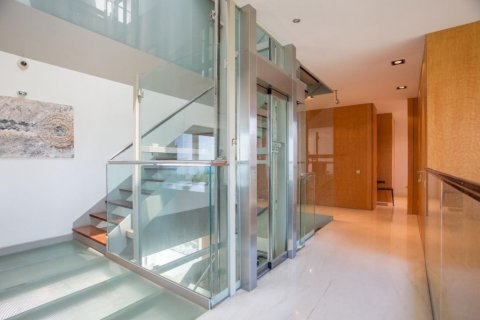 Купить дом в Сан-Андреу-де-Льяванерес, Испания с 8 комнат, № 1416 - фото 27