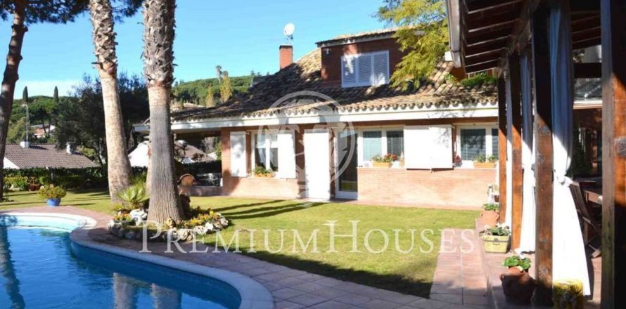 Дом с 5 спальнями в Сан-Висенсе де Монтальте, Барселона, Каталония, Испания № 2383