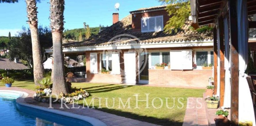 Вилла с 5 спальнями в Сан-Висенсе де Монтальте, Барселона, Каталония, Испания № 2381