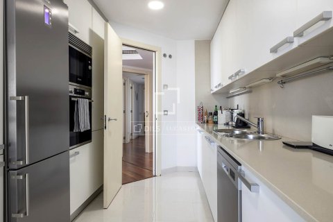 Снять в аренду квартиру в Барселона, Испания с 3 спальни, 124м², № 6495 - фото 17