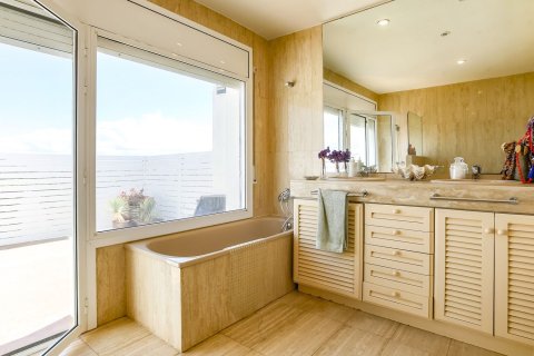 7 bedrooms house for sale in Sitges, Barcelona, Catalonia, Spain № 6490 - photo 16