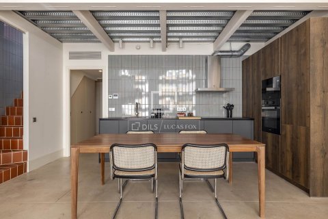 Снять в аренду квартиру в Барселона, Испания с 2 спальни, 109м², № 6494 - фото 2