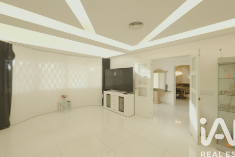 6 bedrooms house for sale in Alpicat, Lleida, Catalonia, Spain № 7495 - photo 19
